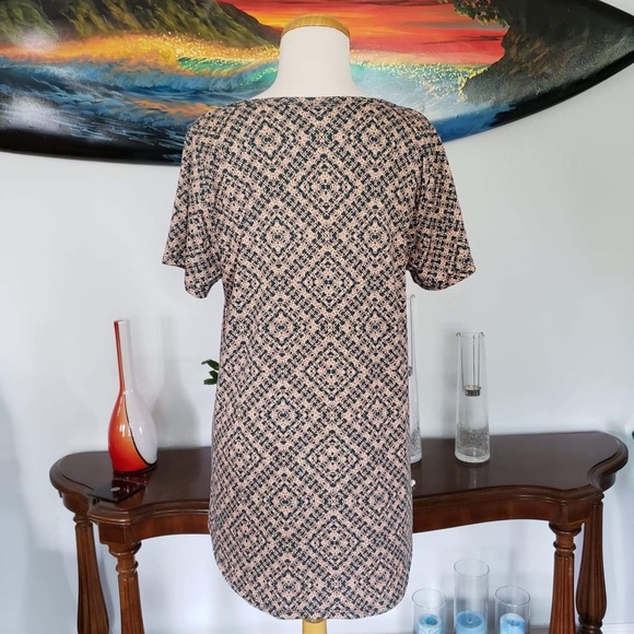 Lularoe top - Picture 3 of 8